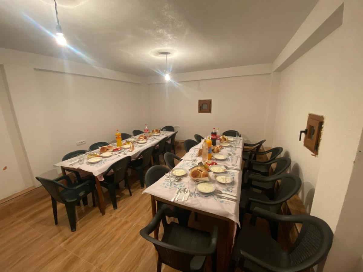 Gusinje Shpija E Gjyshit Vuthaj酒店 外观 照片